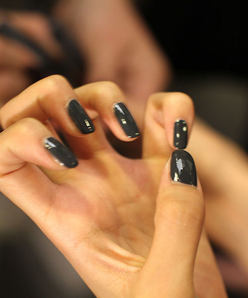 At home vs. in the salon: removing gel and acrylic nails - Treatwell